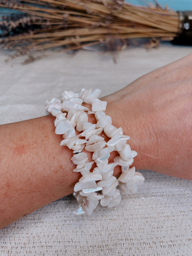 Mother of Pearl Chip Bracelet