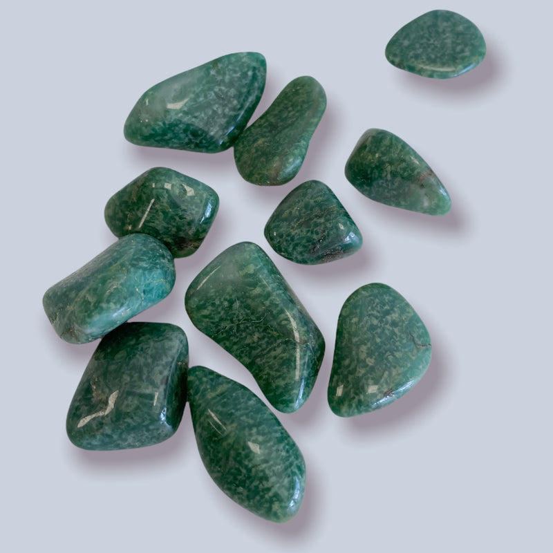 Verde Quartz tumbled stone