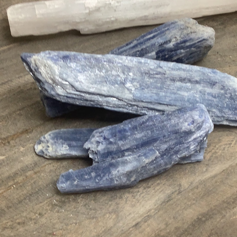 Kyanite Stones